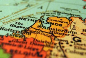 Map of the Netherlands highlighting Amsterdam and surrounding regions.