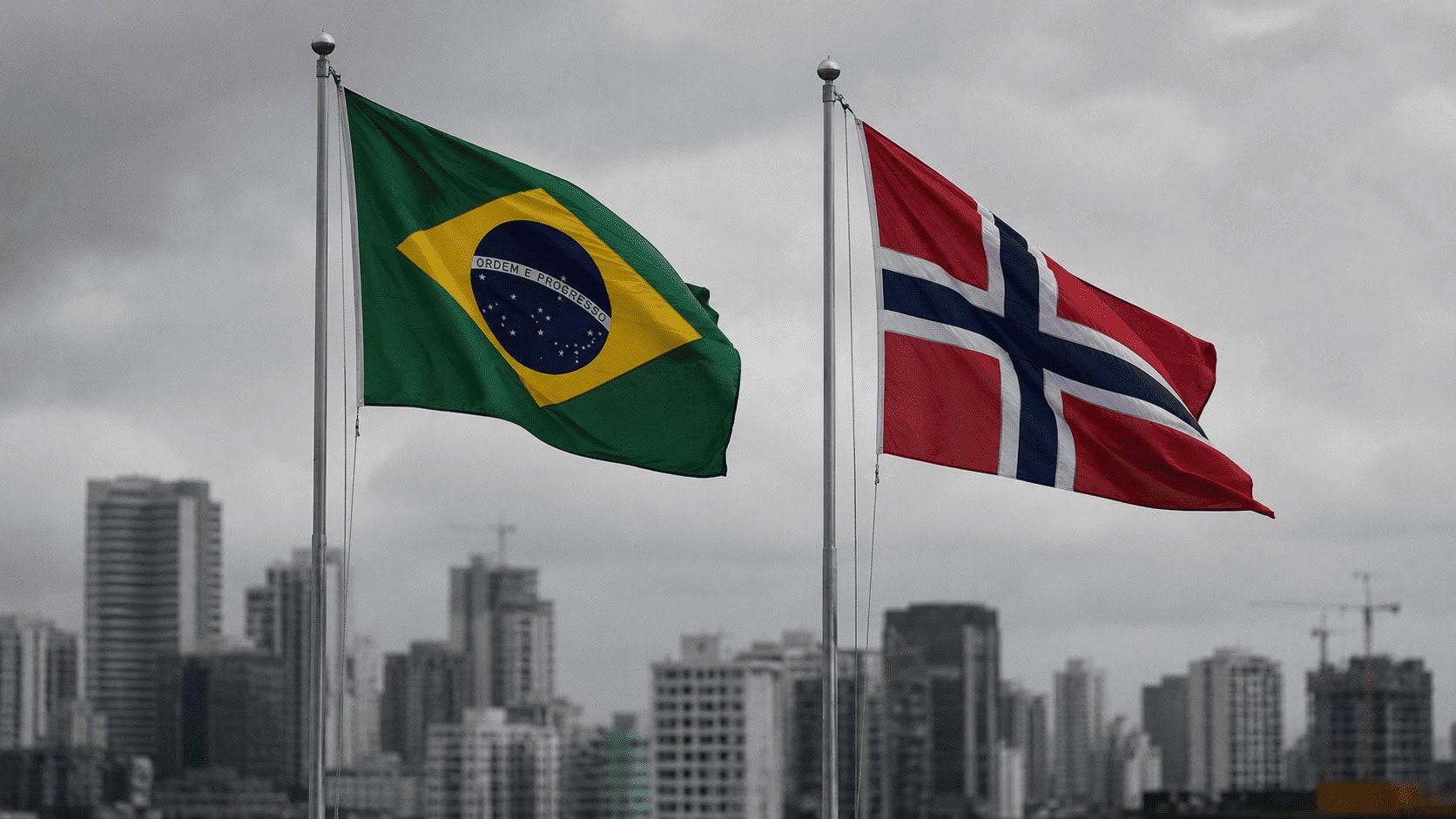 Bar chart showing Brazil's economy is 5x larger than Norway's, but Norway is 8x richer per person and holds a 2 trillion dollar sovereign wealth fund.