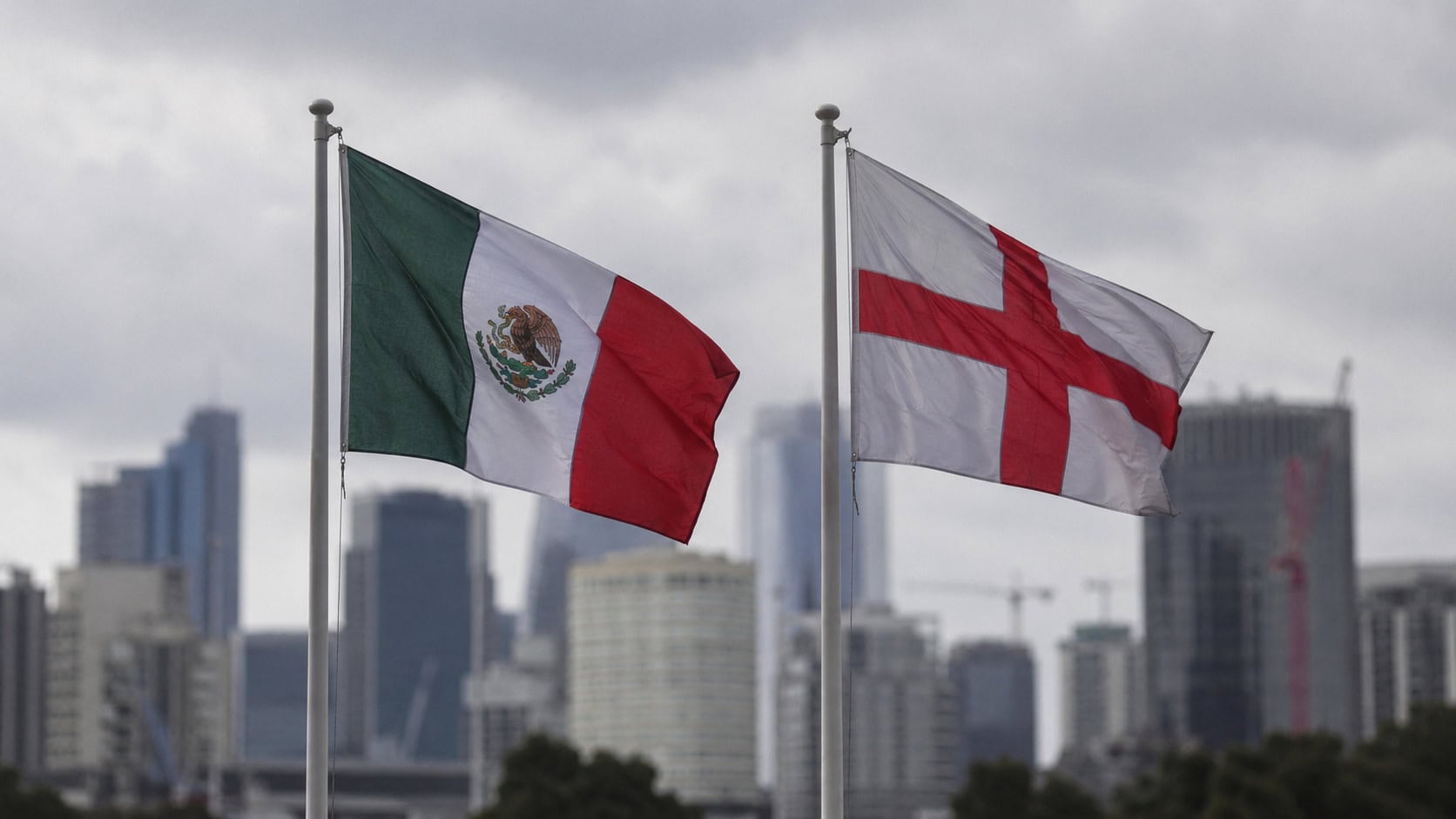 Mexico vs England economy comparison, staged as a 2026 World Cup match between the two countries.
